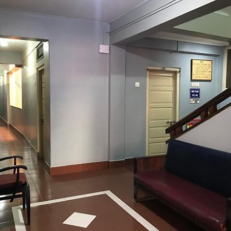 Hotel Satkar Cafeteria Belgaum Eksteriør billede