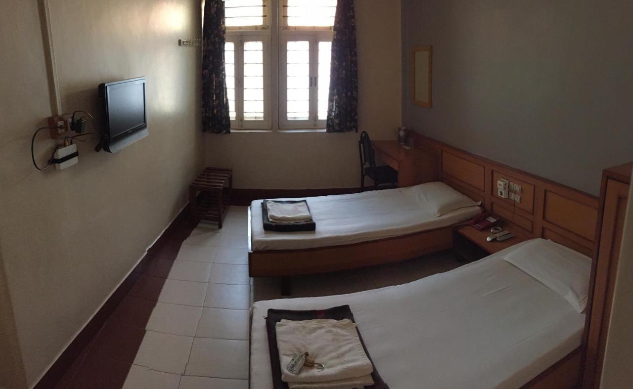 Hotel Satkar Cafeteria Belgaum Eksteriør billede