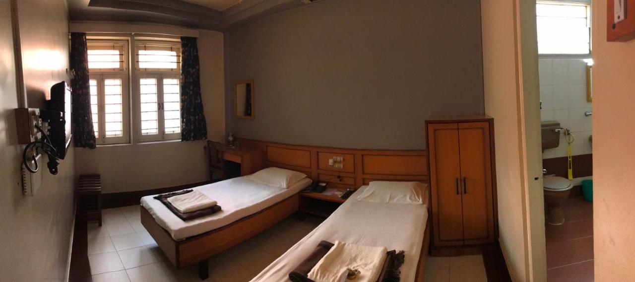 Hotel Satkar Cafeteria Belgaum Eksteriør billede