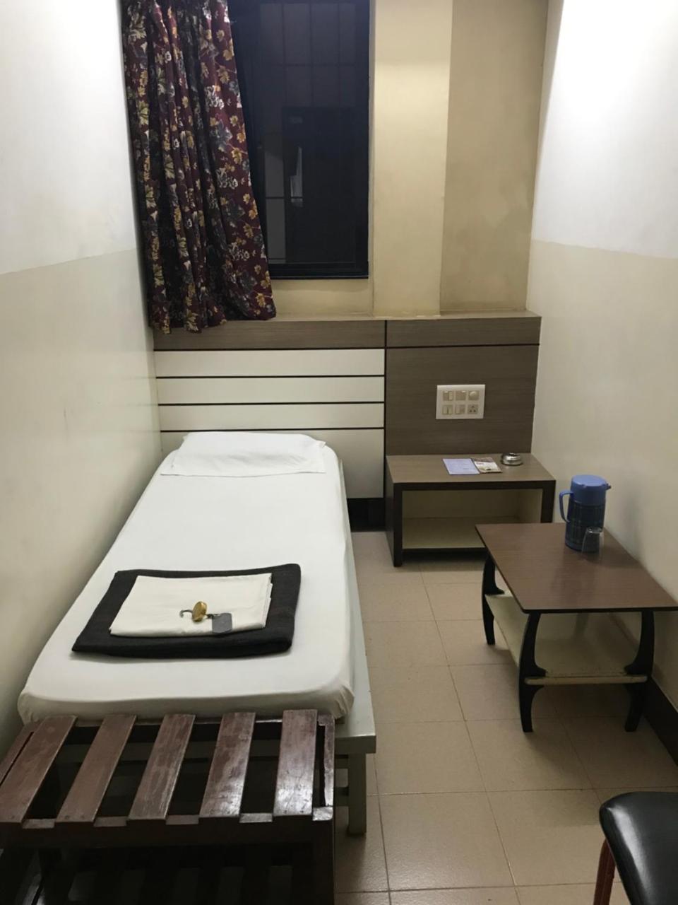 Hotel Satkar Cafeteria Belgaum Eksteriør billede