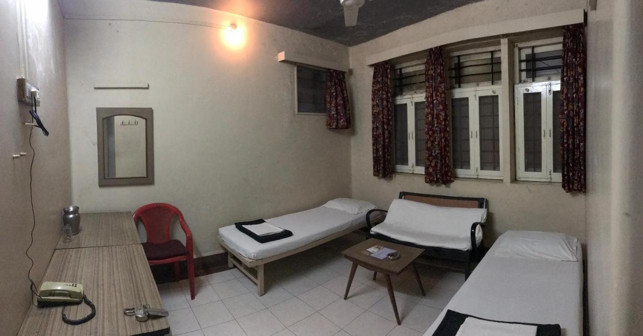 Hotel Satkar Cafeteria Belgaum Eksteriør billede
