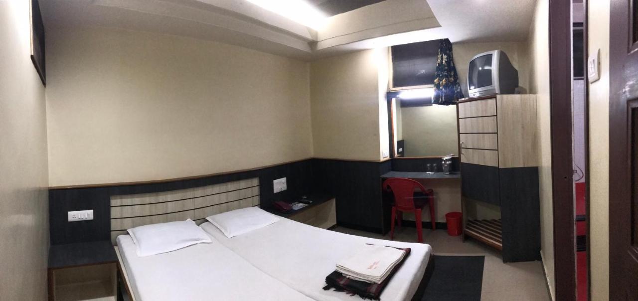 Hotel Satkar Cafeteria Belgaum Eksteriør billede