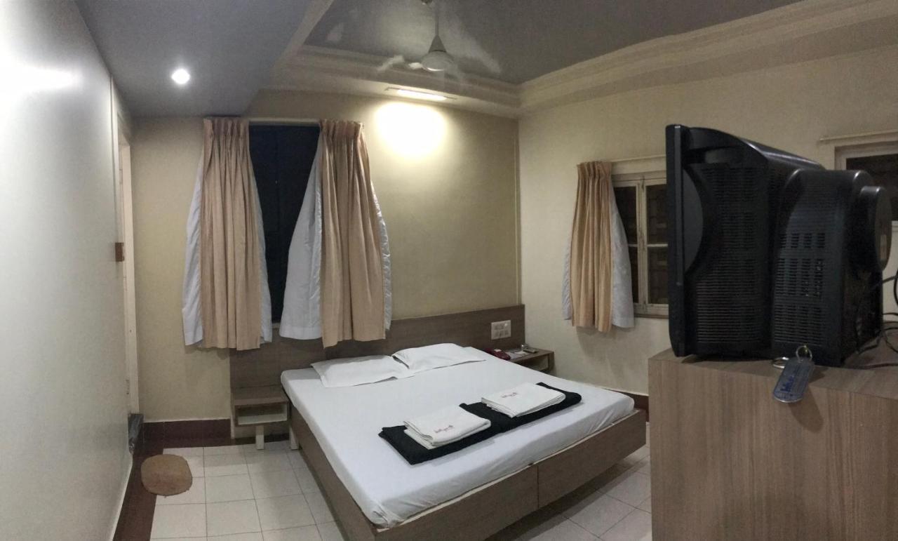 Hotel Satkar Cafeteria Belgaum Eksteriør billede