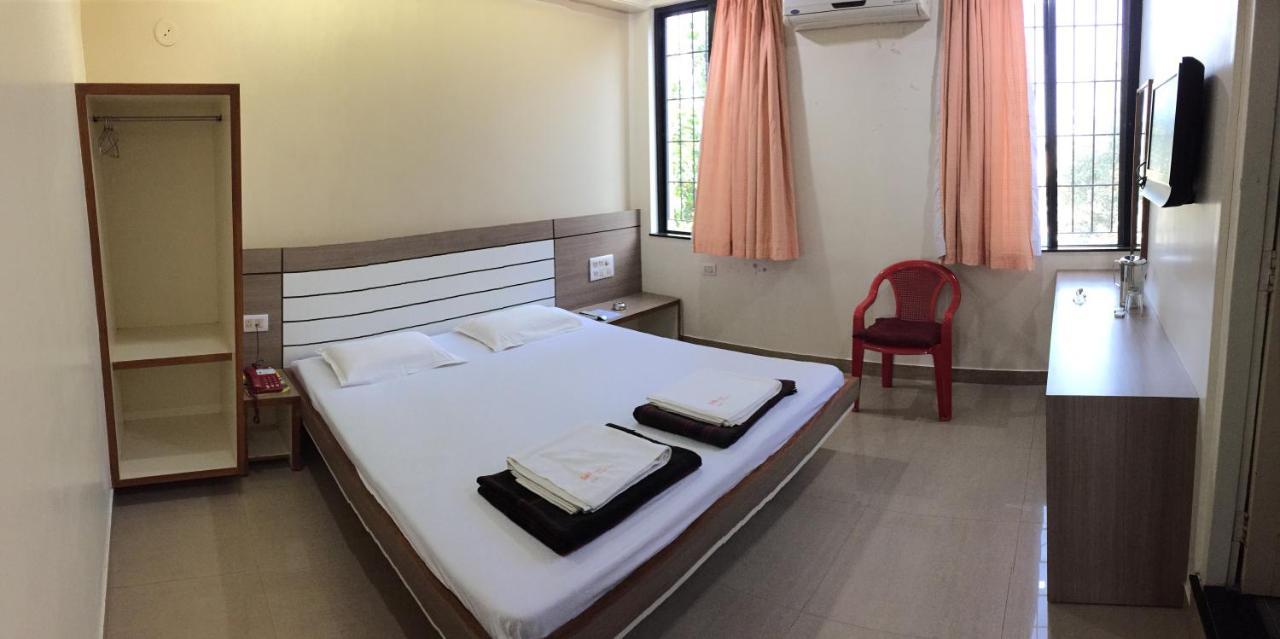 Hotel Satkar Cafeteria Belgaum Eksteriør billede