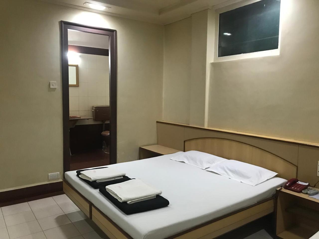 Hotel Satkar Cafeteria Belgaum Eksteriør billede