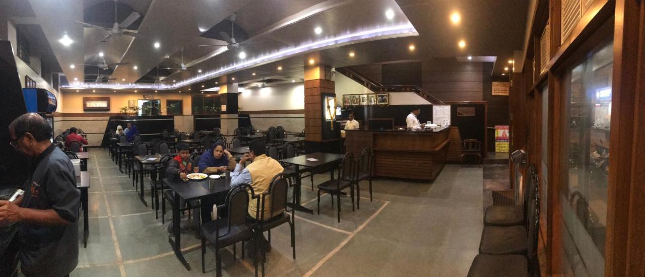 Hotel Satkar Cafeteria Belgaum Eksteriør billede