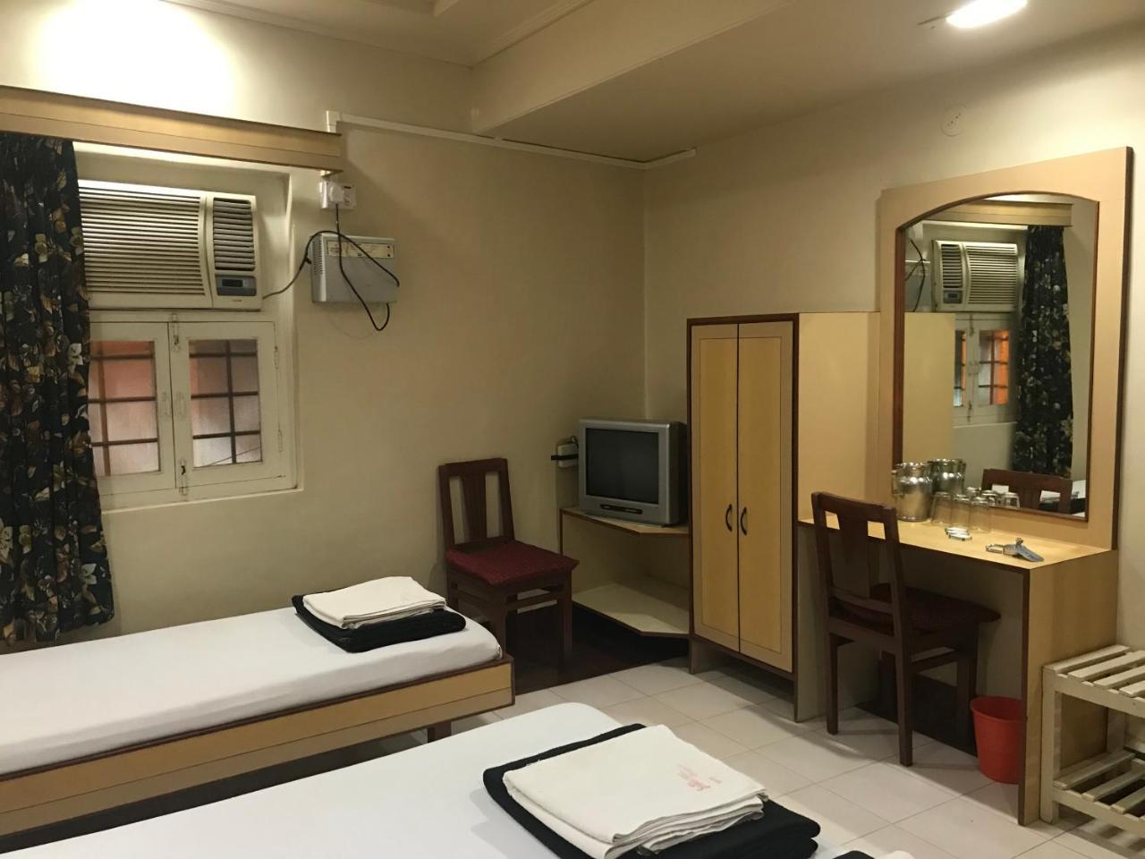 Hotel Satkar Cafeteria Belgaum Eksteriør billede