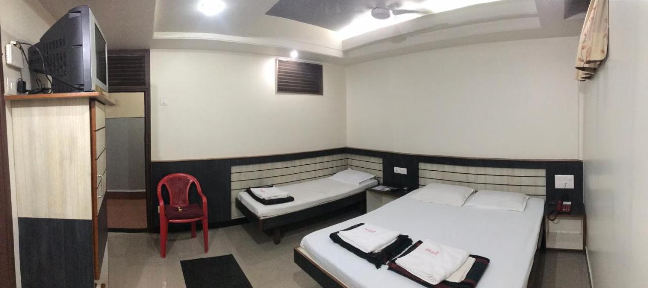 Hotel Satkar Cafeteria Belgaum Eksteriør billede